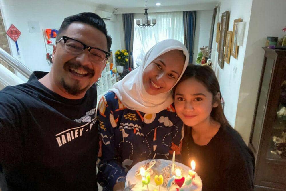 7 Fakta Hubungan Syifa Hadju dan Deswita Maharani seperti Mama-Anak