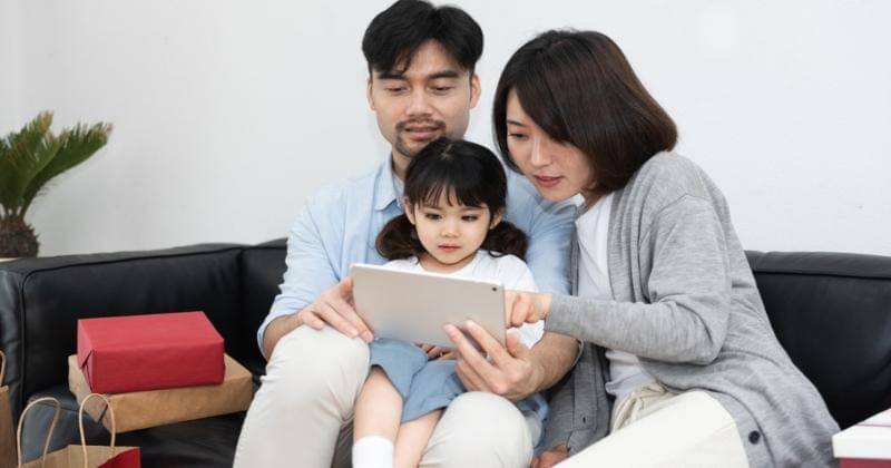 Shutterstock/zhanghaoran