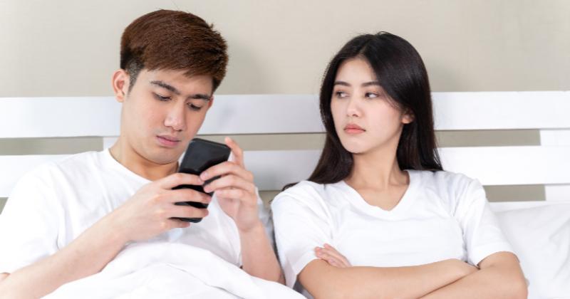 6 Cara Mengatasi Pasangan yang Cuek dan Selalu Bilang "Terserah!"