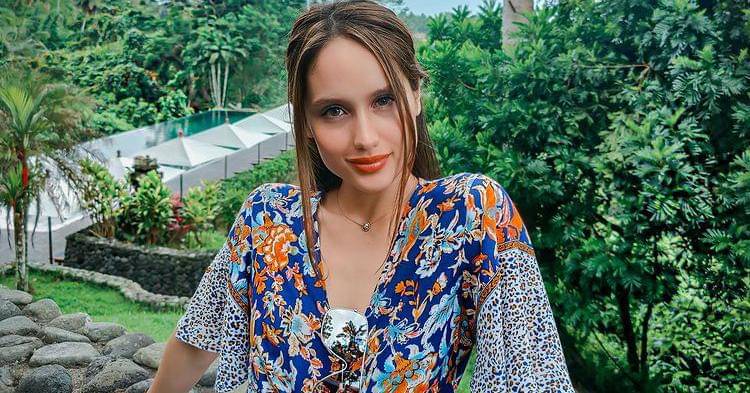 Instagram.com/claurakiehl