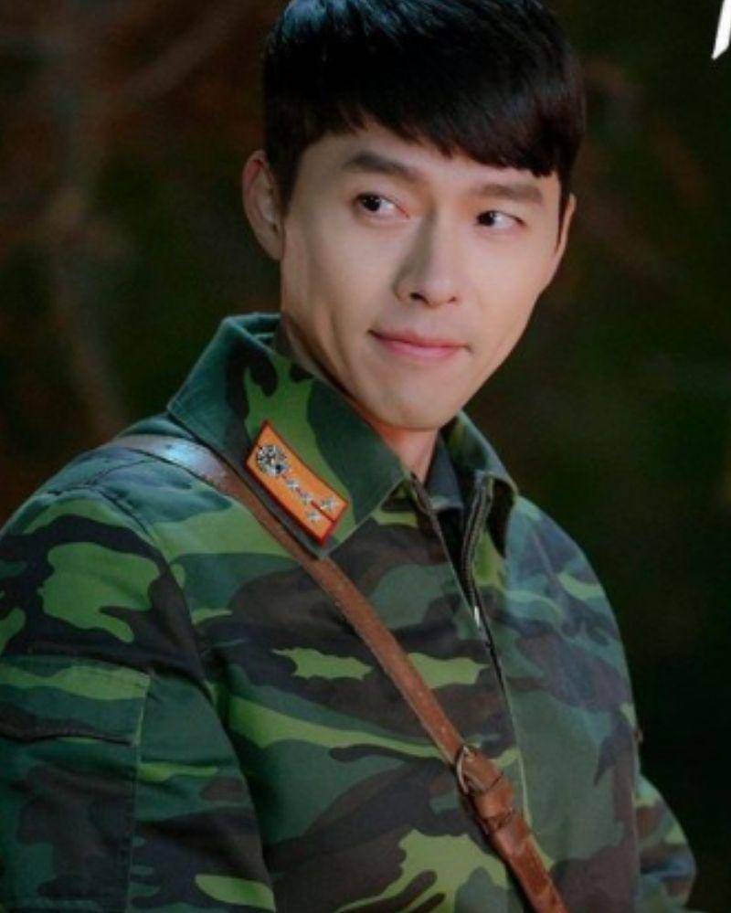 Instagram.com/crashlandingonyou.drama