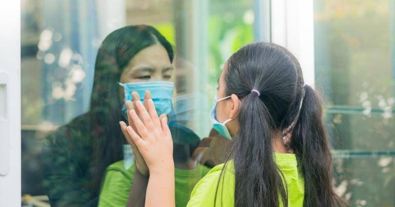 Shutterstock/Dpongvit