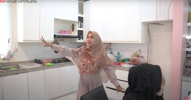 Youtube.com/Ricis Official