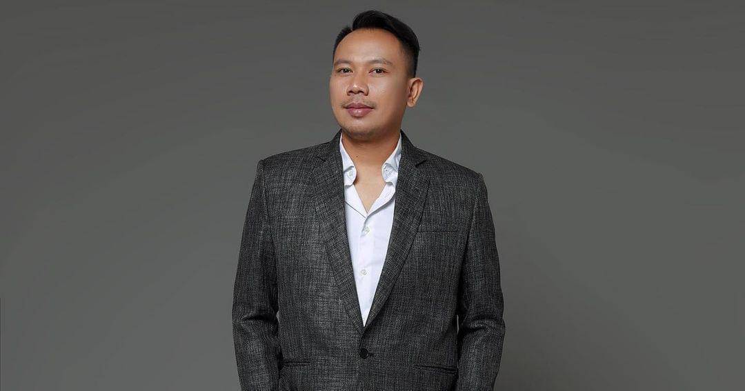 Instagram.com/vickyprasetyo777