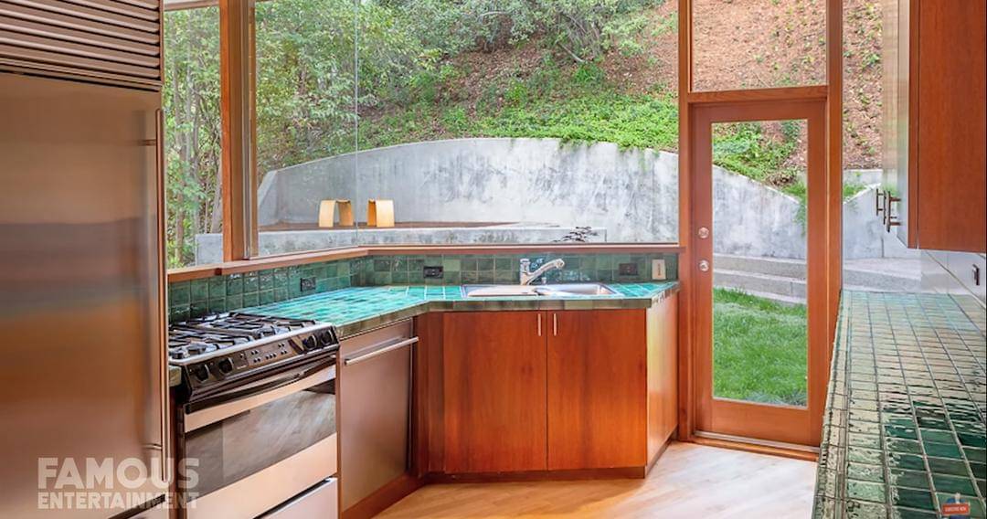 Youtube.com/Famous Entertainment