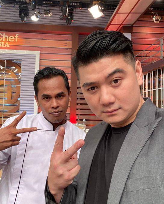 Twitter.com/ArnoldPoernomo