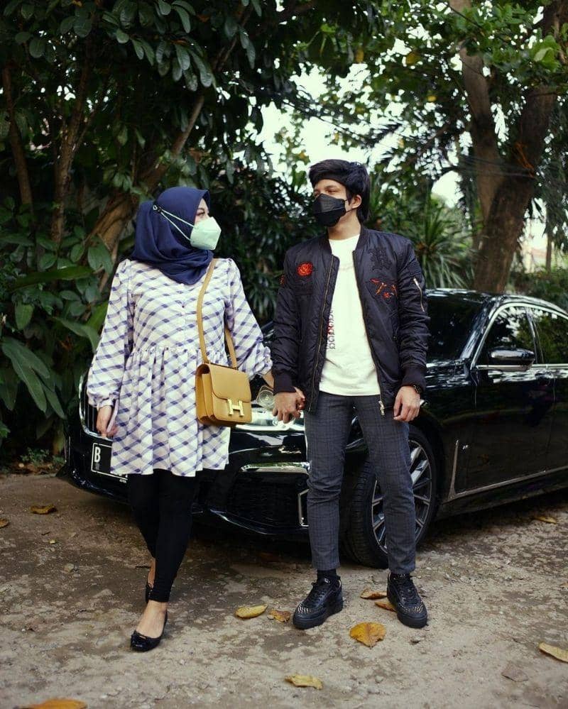 Instagram.com/aurelie.hermansyah