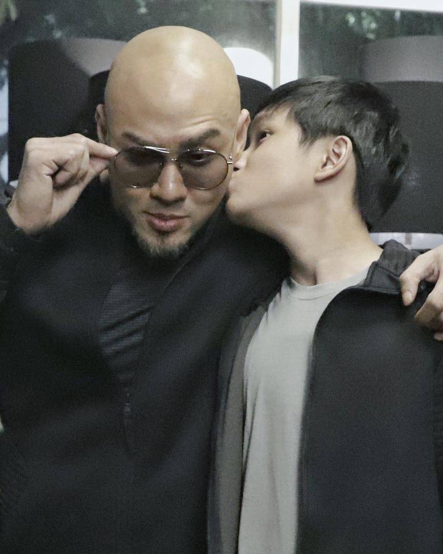 Instagram.com/azkacorbuzier