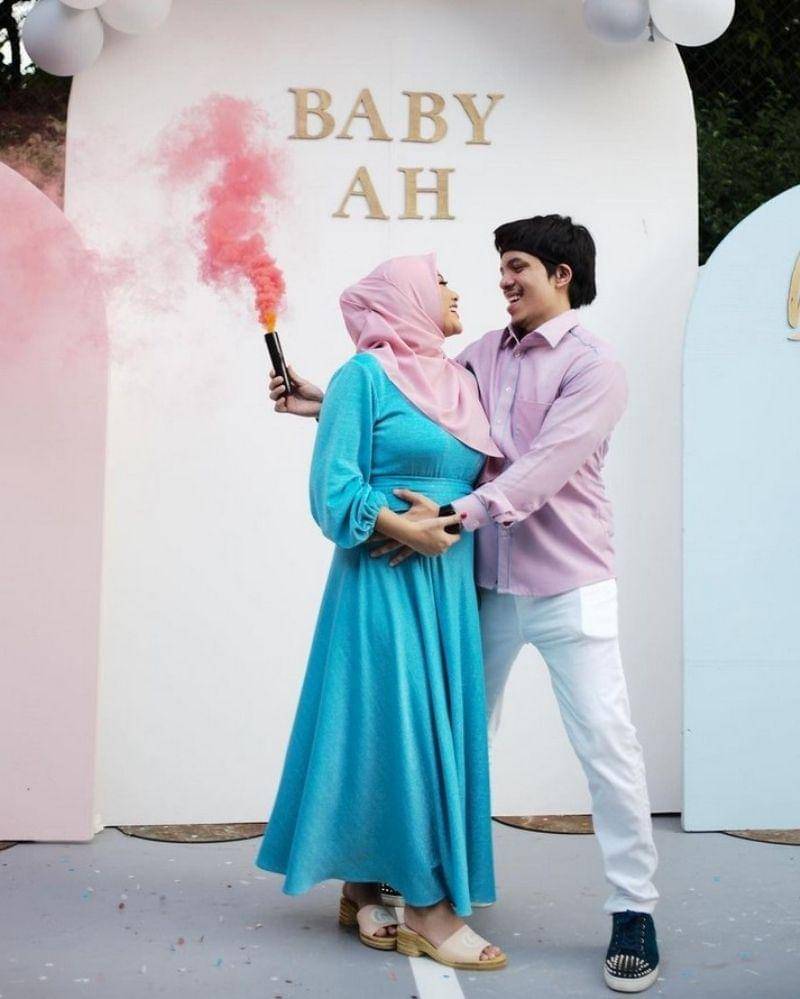 Instagram.com/@aurelie.hermansyah