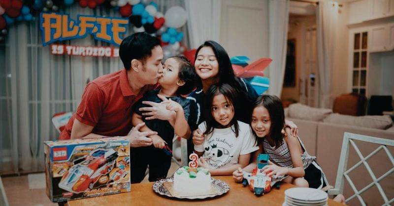 Instagram.com/adirakania