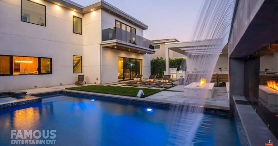 Youtube.com/Famous Entertainment