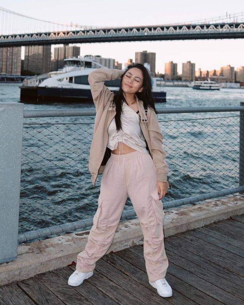 Instagram.com/rachelvennya