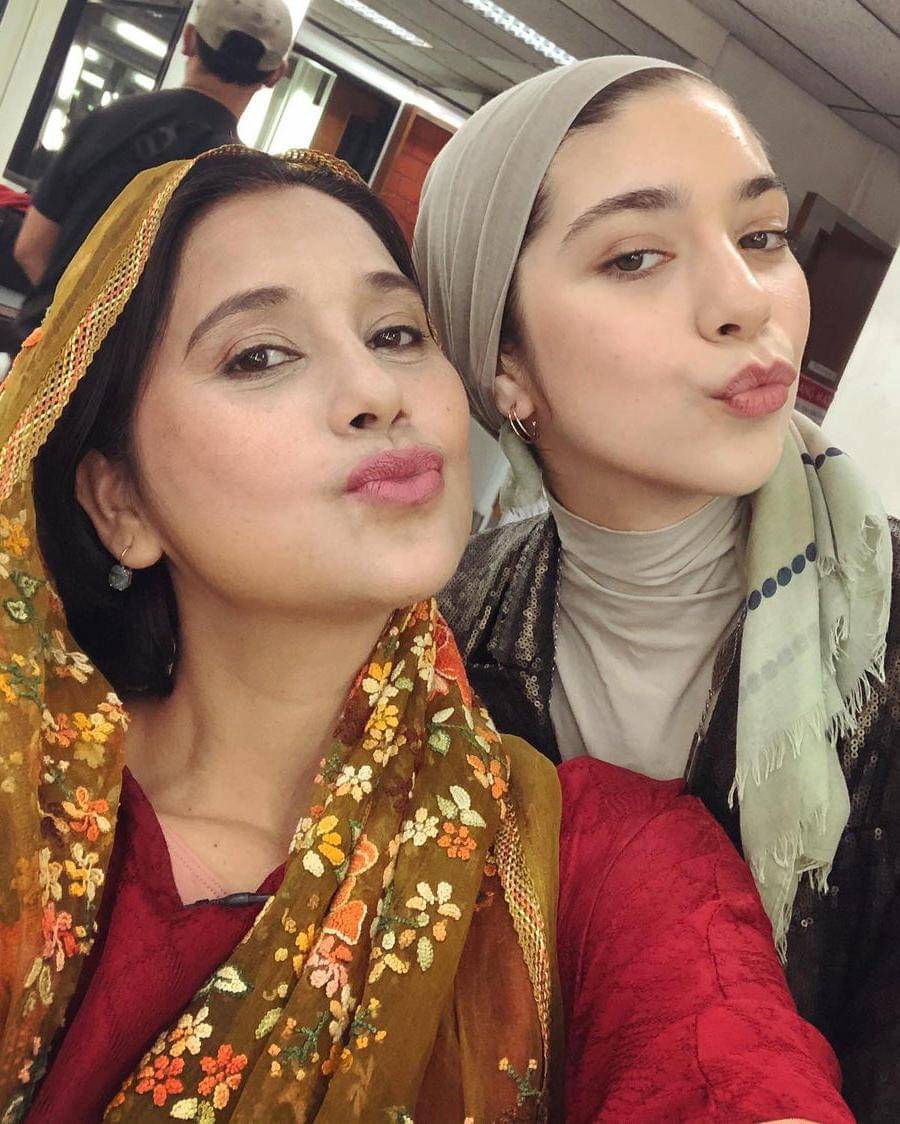 Instagram.com/ayukhadijahazhari