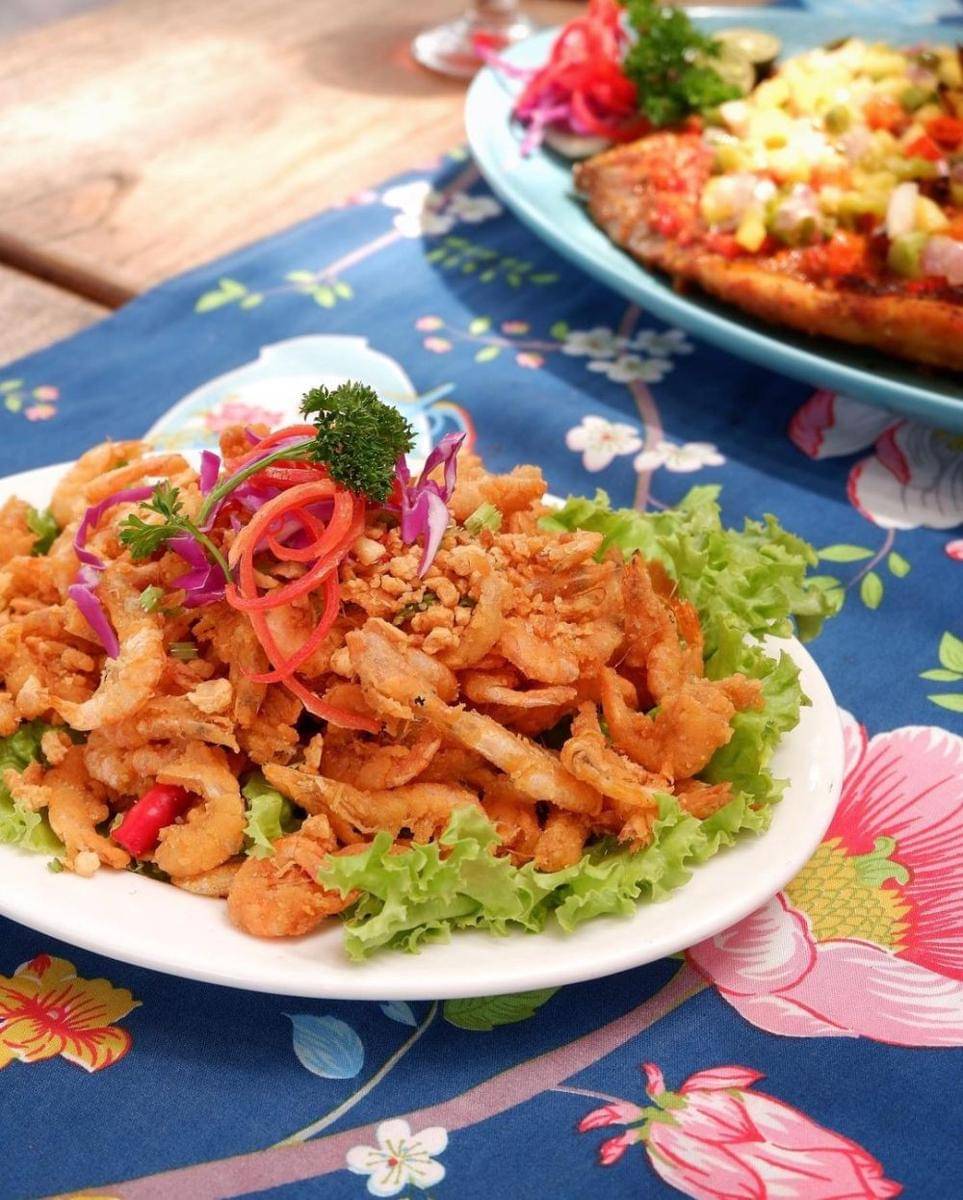 7 Tempat Wisata Kuliner Bekasi, Nyaman Untuk Makan Bareng Keluarga