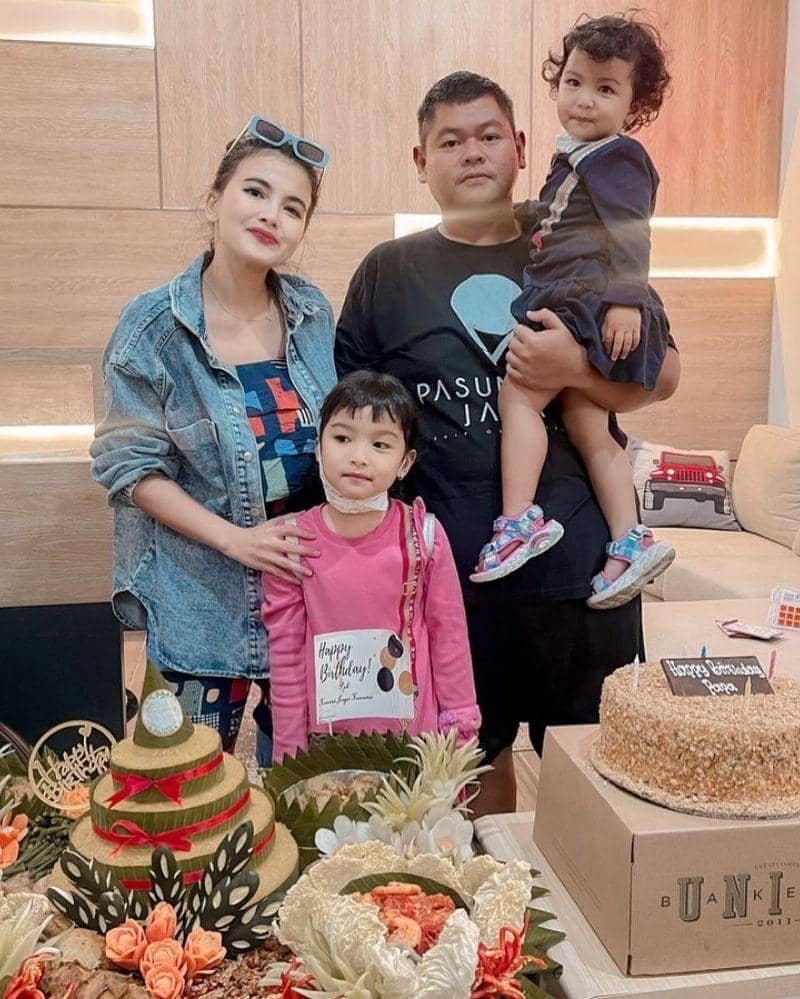 Instagram.com/taniaputri1707