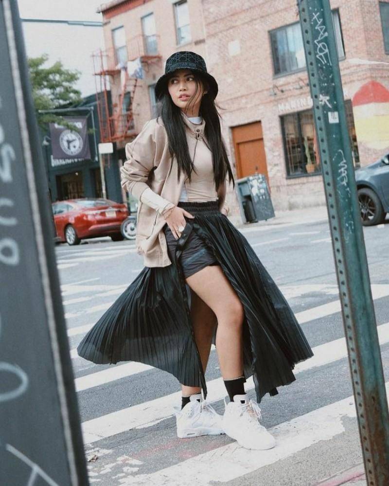 Instagram/rachelvennya