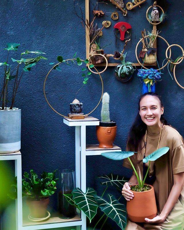 Instagram.com/nadinelist