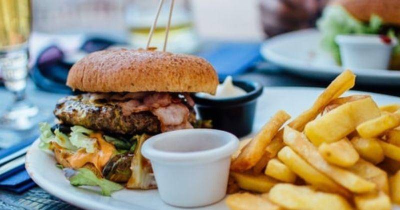 Unsplash/Robinstickel