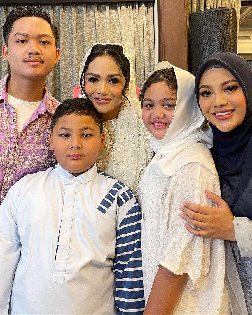 Instagram.com/krisdayantilemos