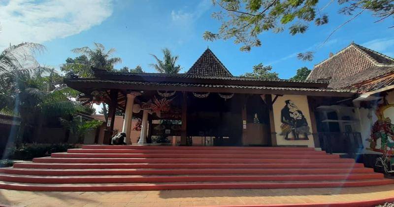 Instagram.com/museumlayanglayang.id