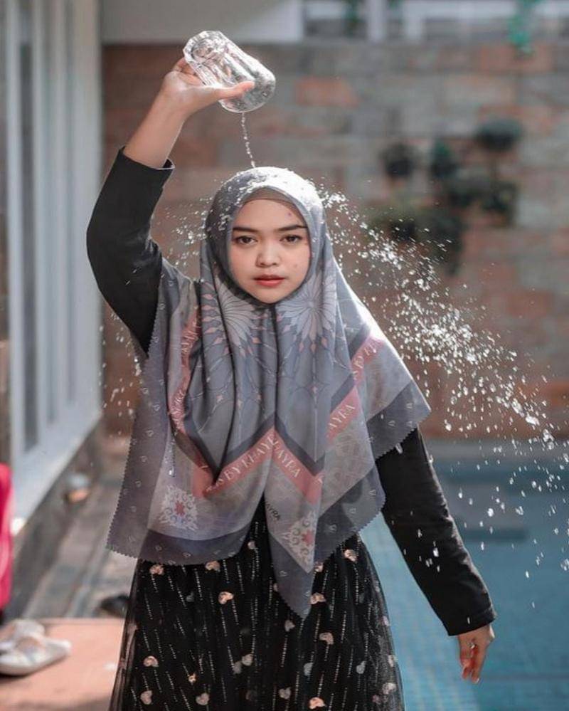 instagram.com/riaricis1795