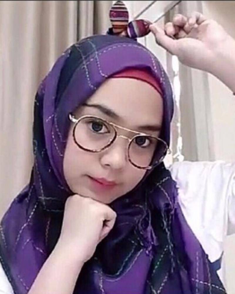 instagram.com/riaricis1795