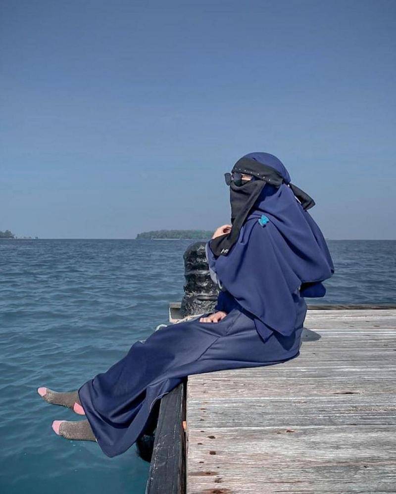 instagram.com/riaricis1795