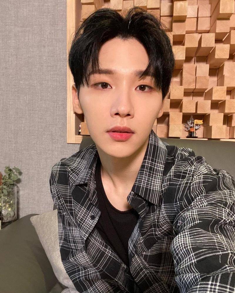 Instagram.com/ab6ix_official