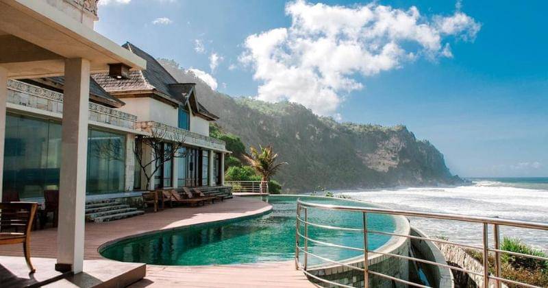 Instagram.com/queenofthesouth_resort