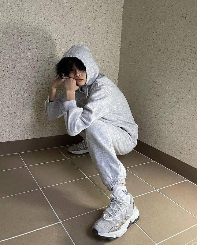 Instagram.com/hoooooyeony