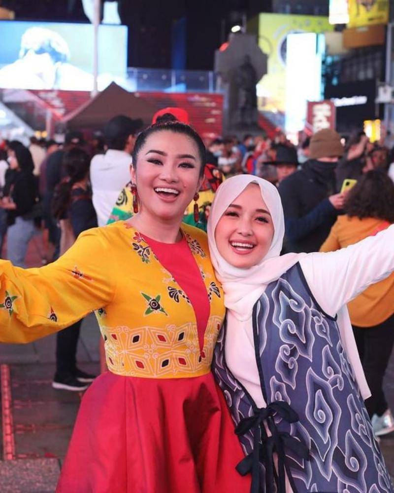 Instagram.com/fitricarlina