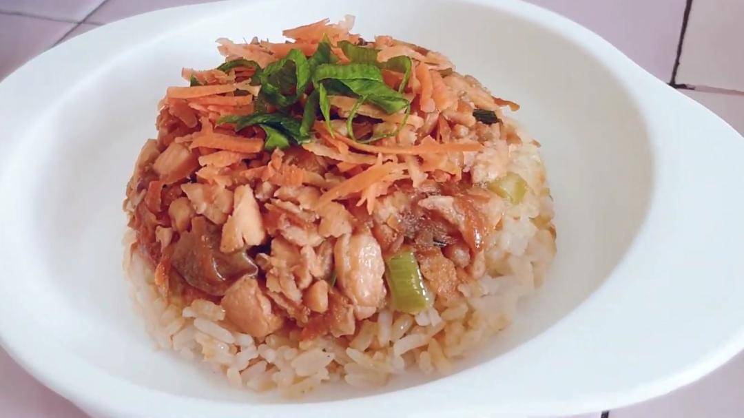 Youtube/Rebecca Nathalia