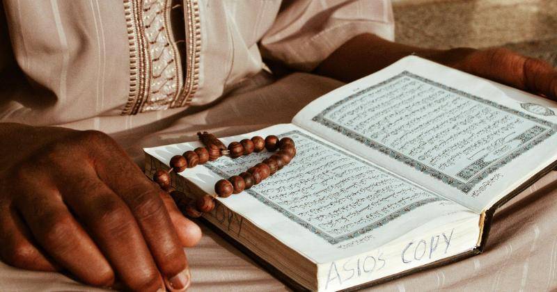 Bacaan Surat Al Asr: Arti dan Tafsirannya dalam Al-Qur'an
