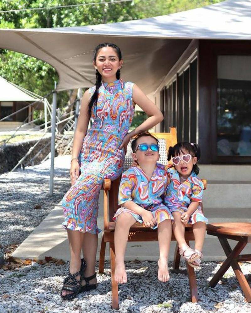 Instagram/rachelvennya