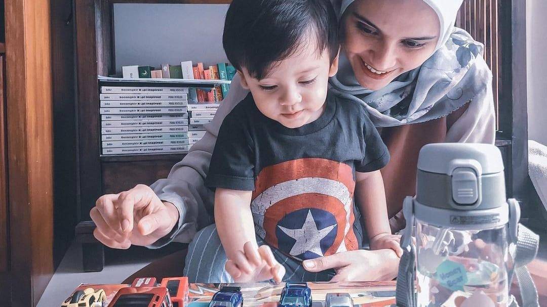 Instagram.com/zeezeeshahab