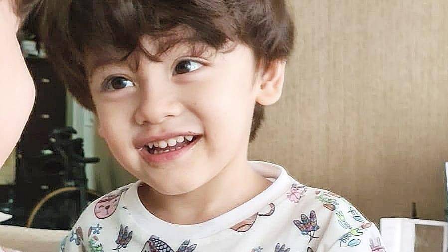 Instagram.com/zeezeeshahab