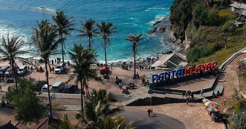 Instagram.com/wisatapantaiklayar