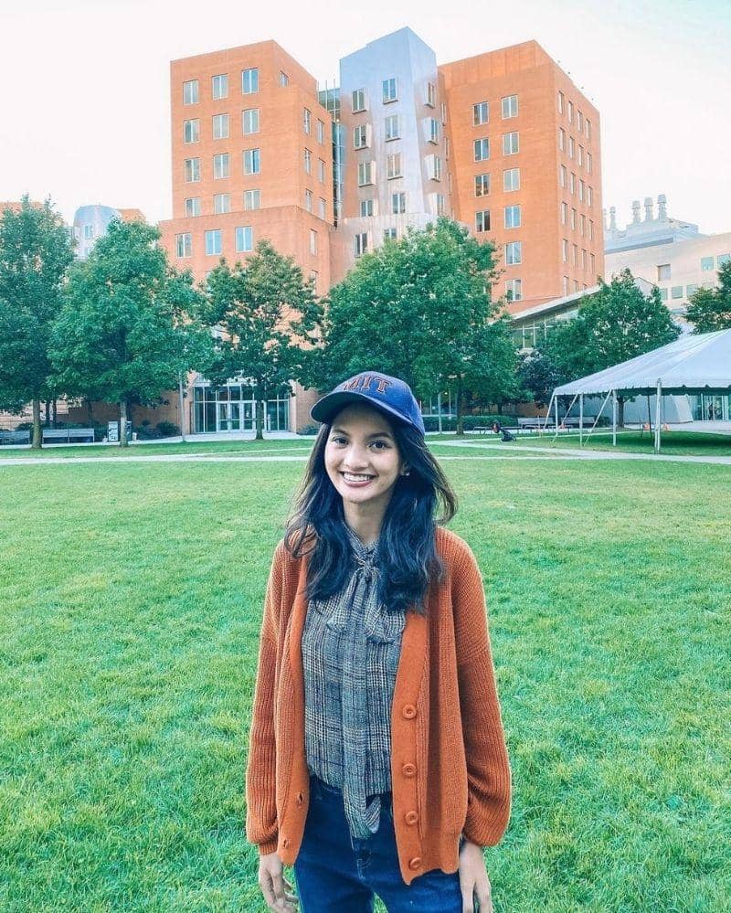 Instagram.com/sabrinaanggraini