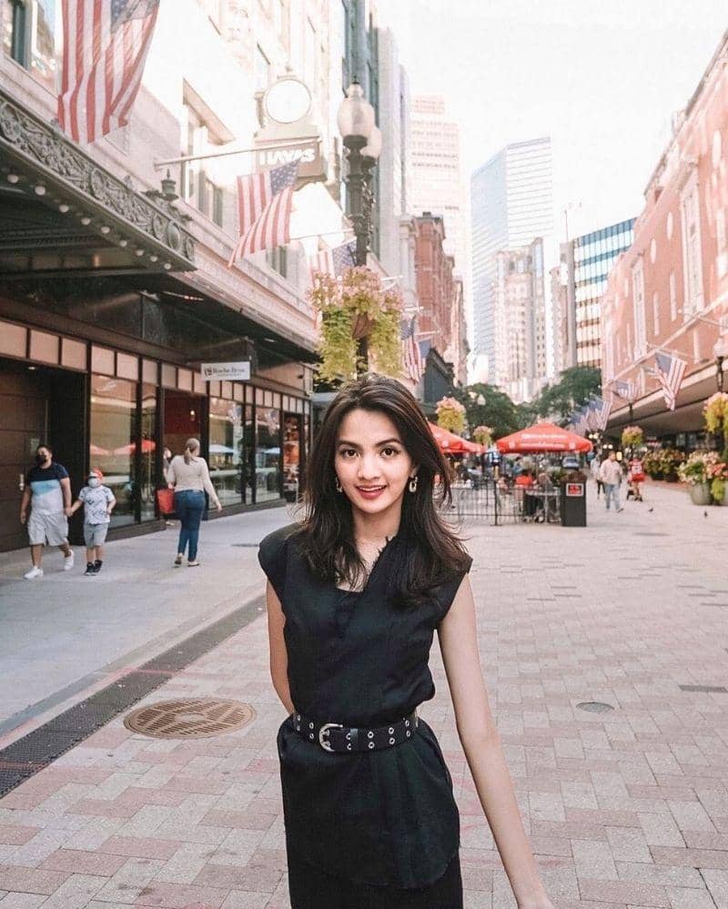 Instagram.com/sabrinaanggraini