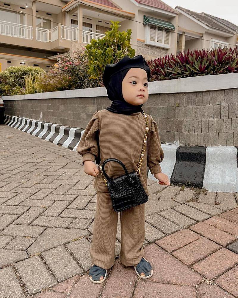Instagram.com/babyshireenaqila