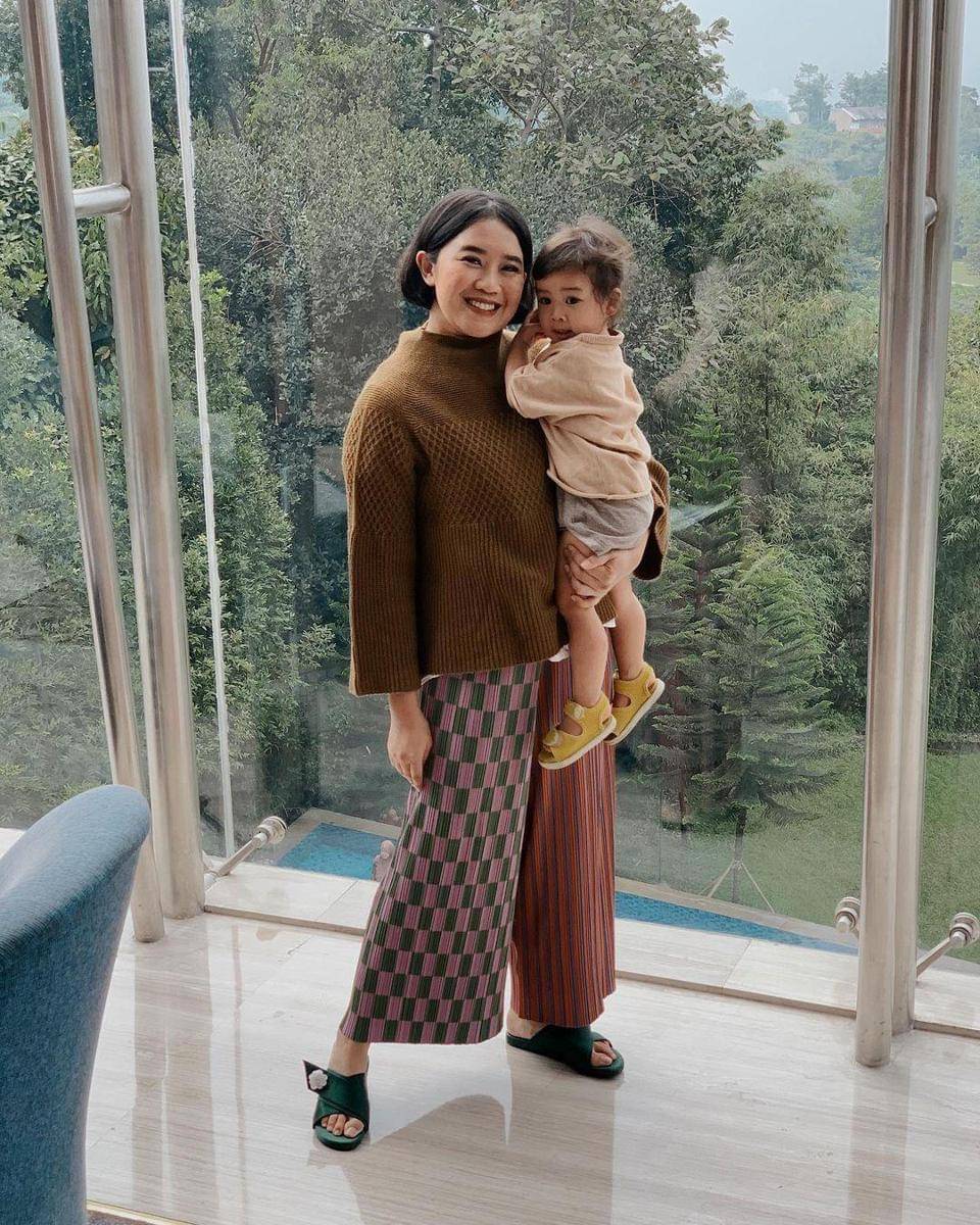 Instagram.com/radhini_