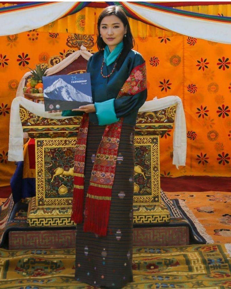 Instagram.com/queenjetsunpema