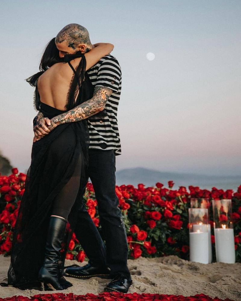 instagram.com/travisbarker