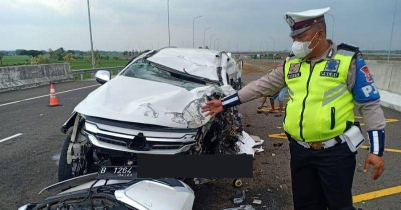 Twitter.com/ilaawnjy