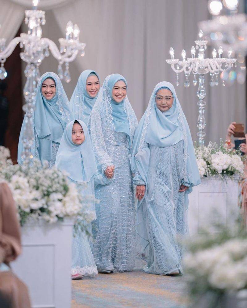 Instagram.com/riaricis1795