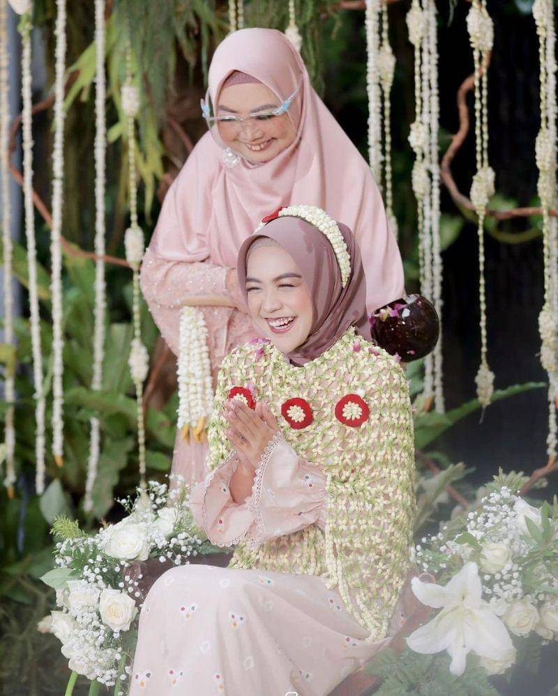 Instagram.com/riaricis1795