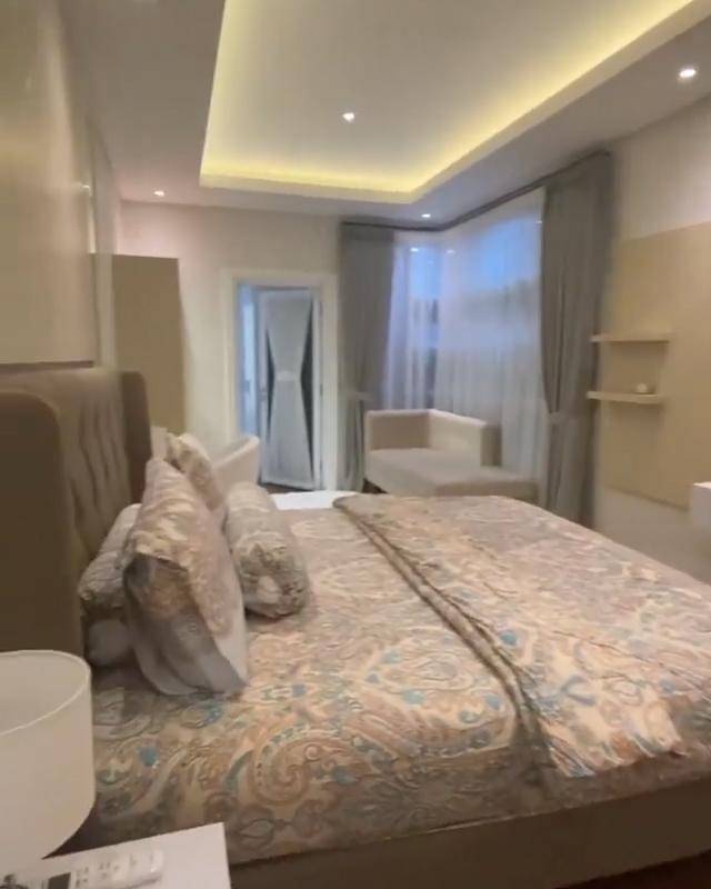 Instagram.com/kikysaputrii