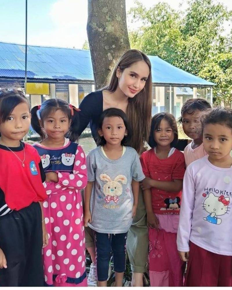 Instagram.com/claurakiehl