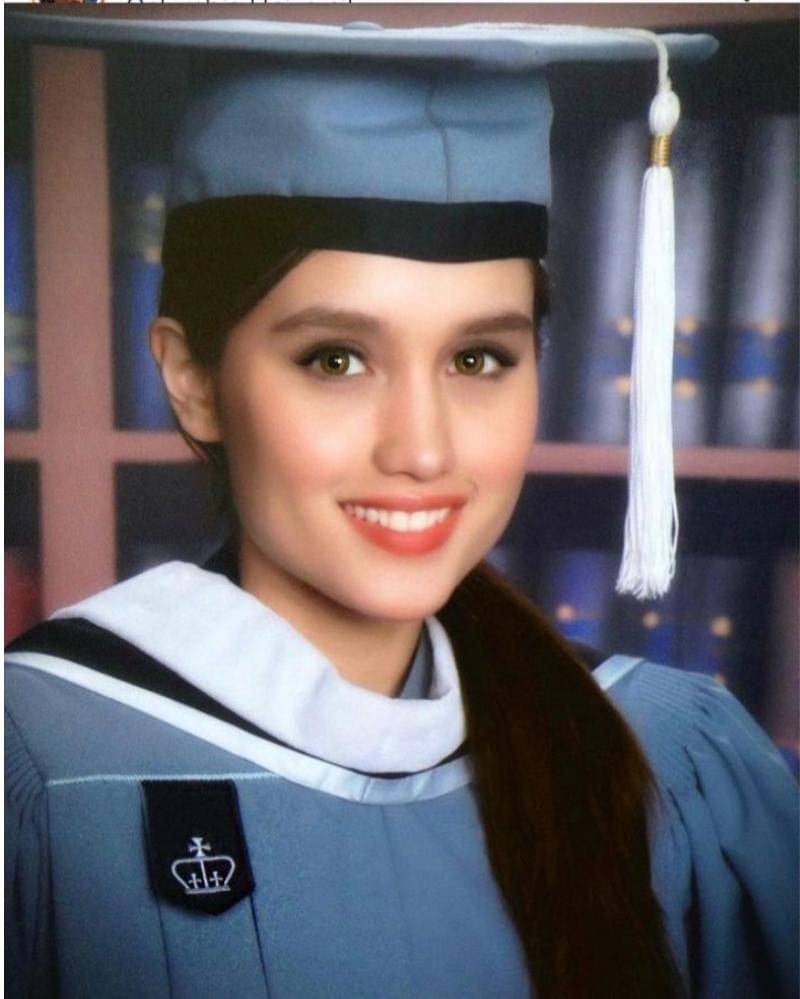 Instagram.com/claurakiehl