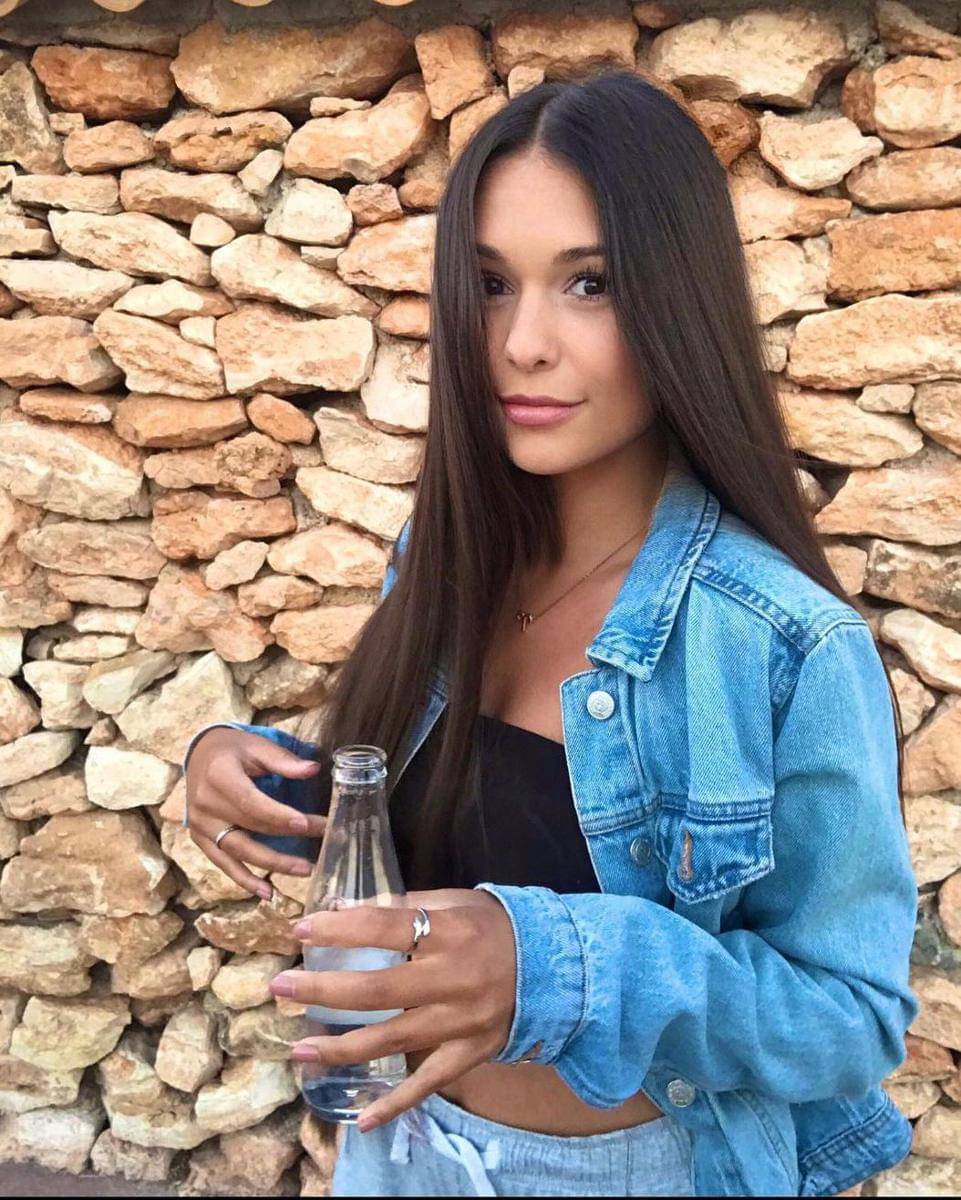 Instagram.com/ria.travelwithmeri